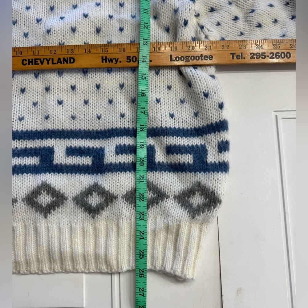 Catamount Trail VTG Womens Sz XL Acrylic Wool White Gray Blue Geometric Sweater - Picture 3 of 4